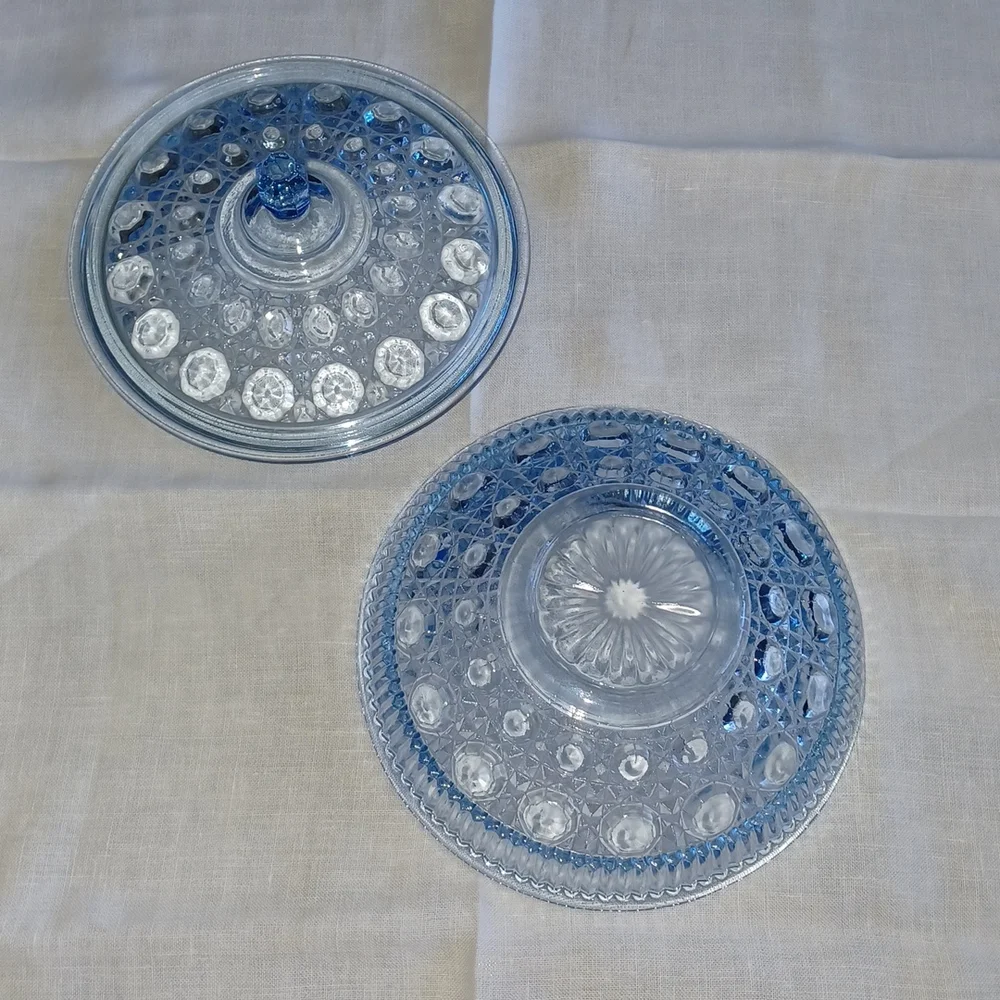 Vintage Federal Glass Windsor Button & Cane candy dish with lid - Picture 3 of 6